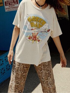 Daydreamer Green Day Tee
